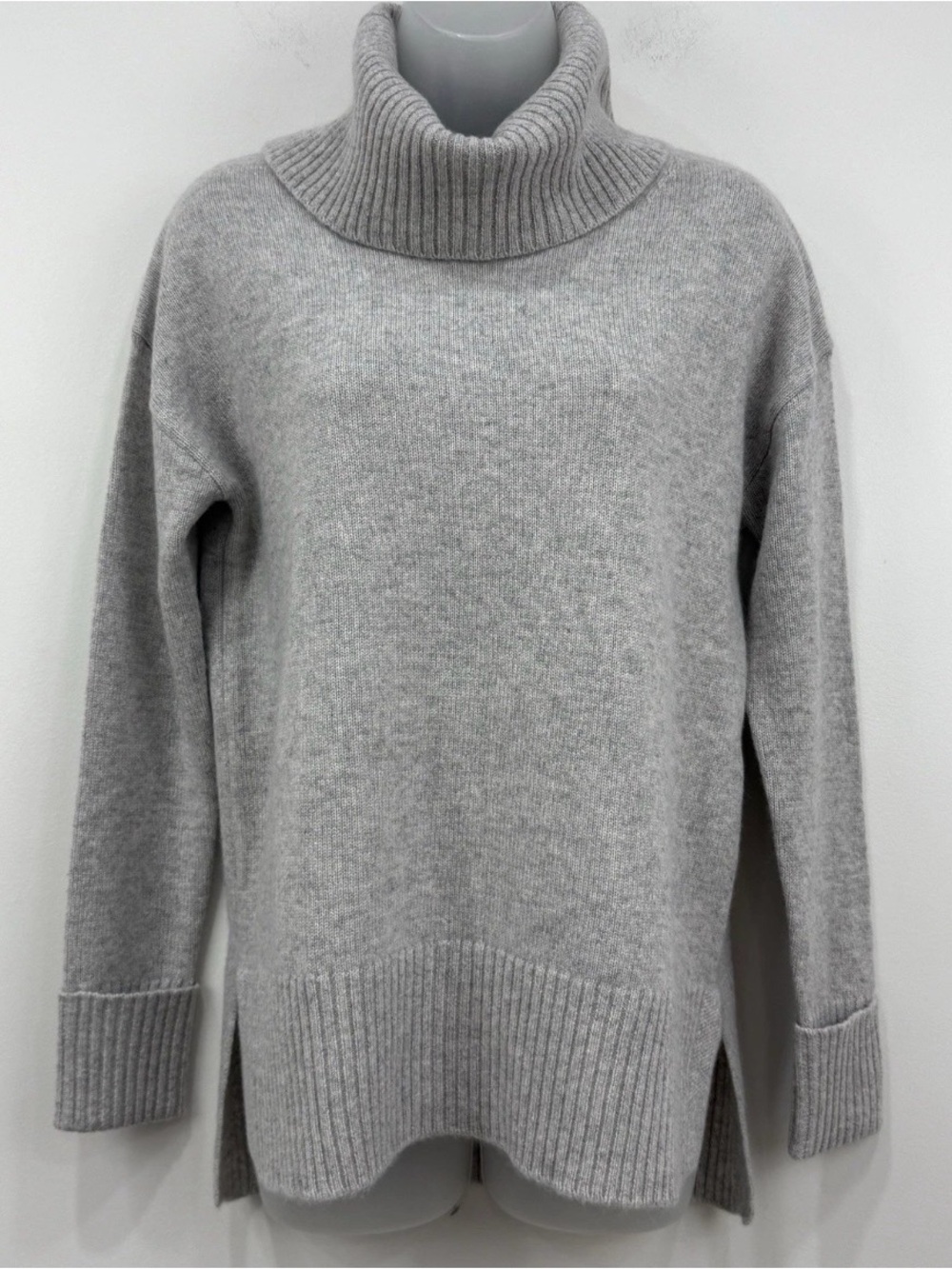 Rachel Zoe 100% 2-Ply Cashmere Turtleneck Sweater M Gray Quiet Luxury